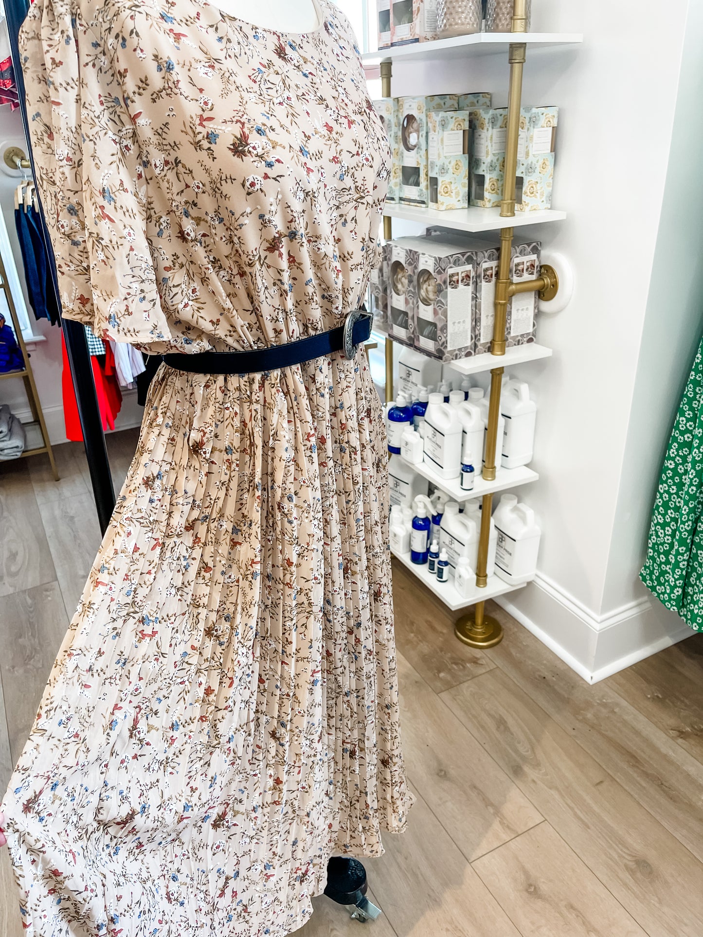 Pleated Floral Midi Dress (PLUS)