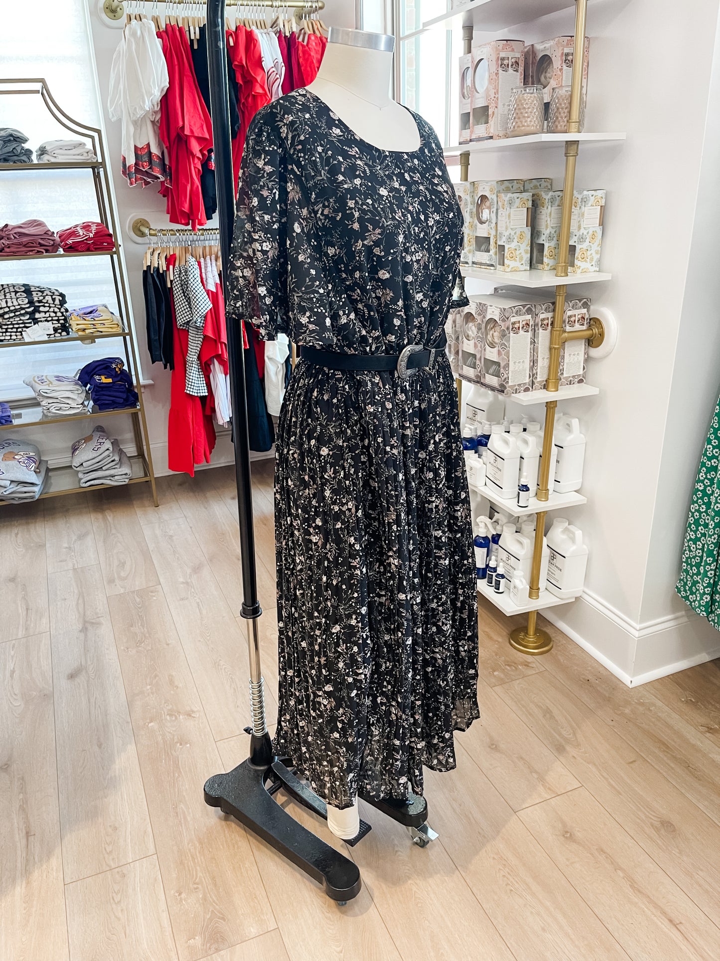 Pleated Floral Midi Dress (PLUS)