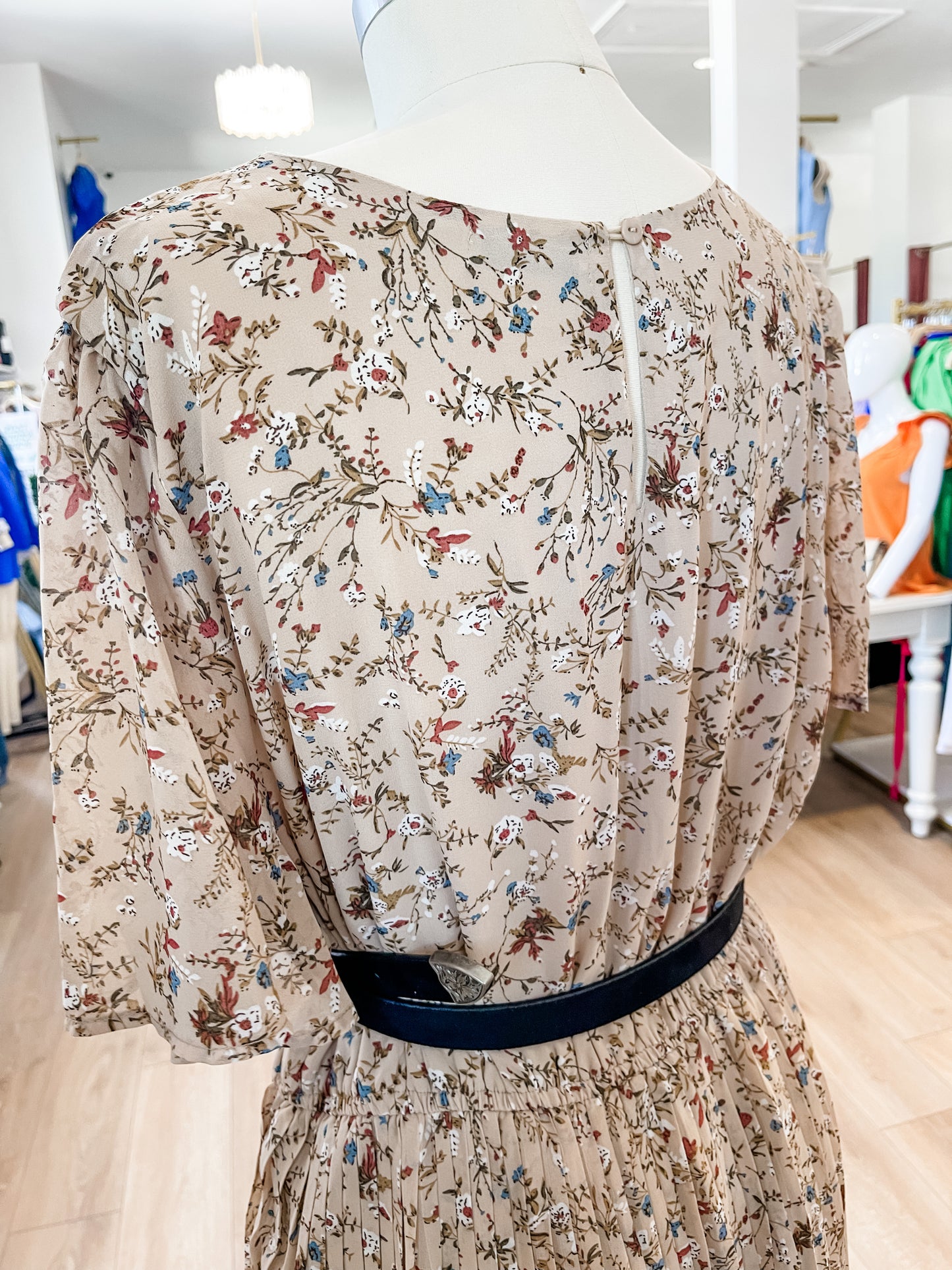Pleated Floral Midi Dress (PLUS)