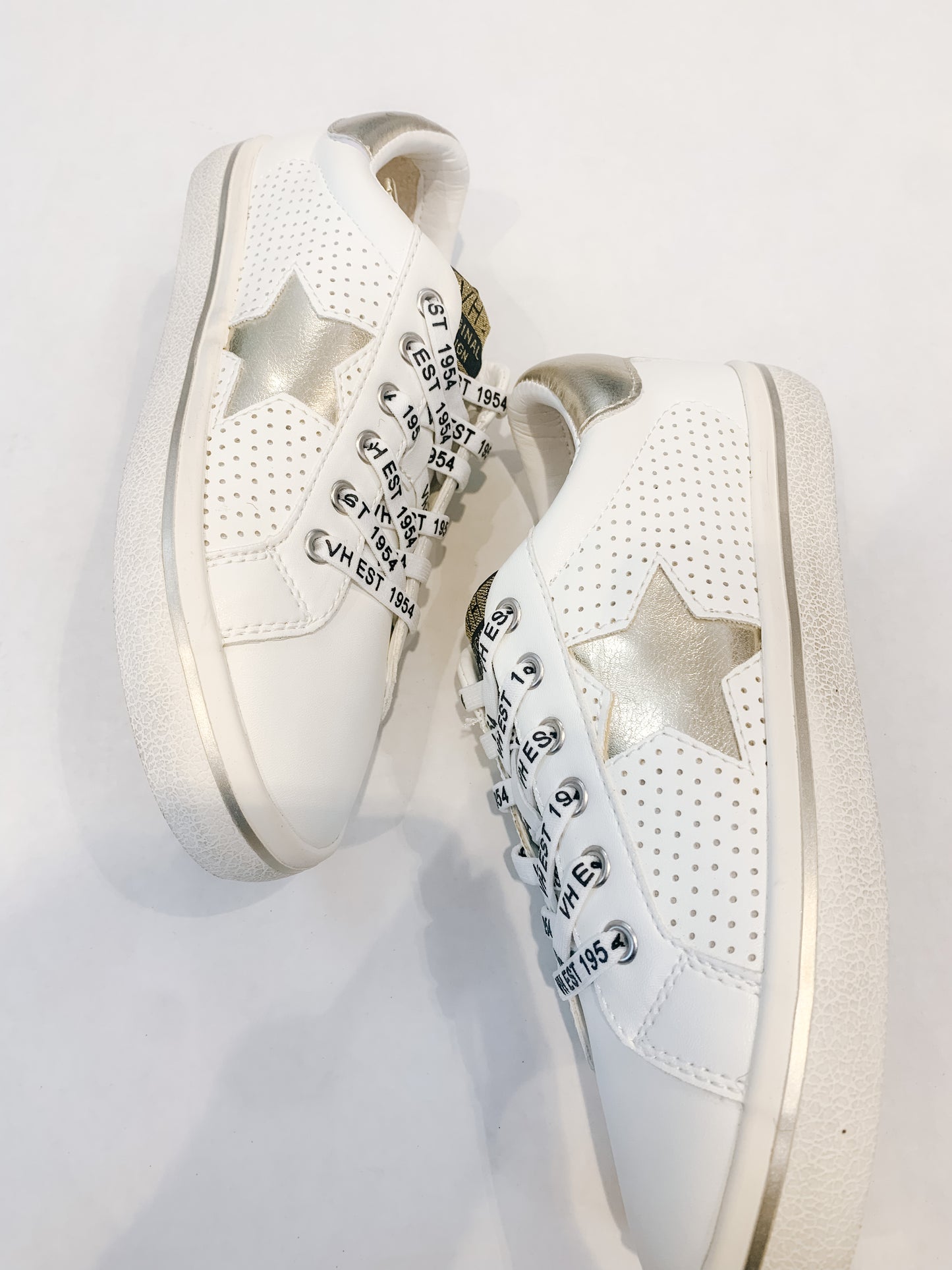 Gold Vintage Sneaker