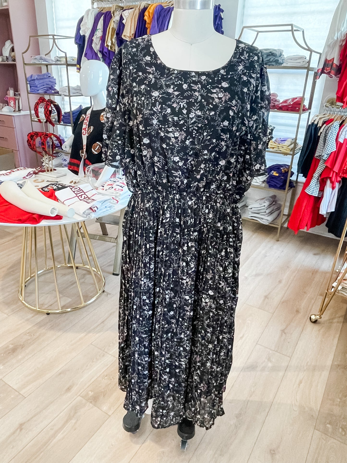 Pleated Floral Midi Dress (PLUS)