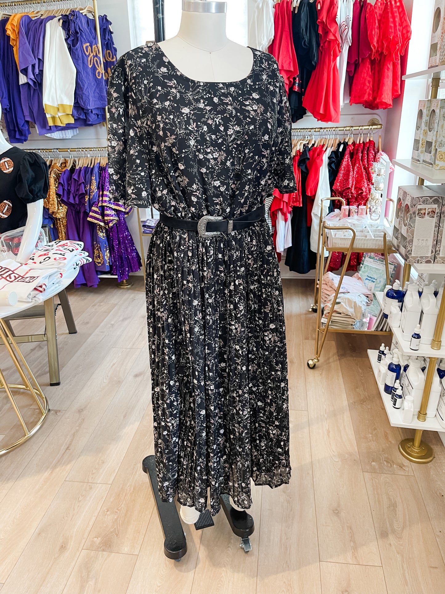 Pleated Floral Midi Dress (PLUS)