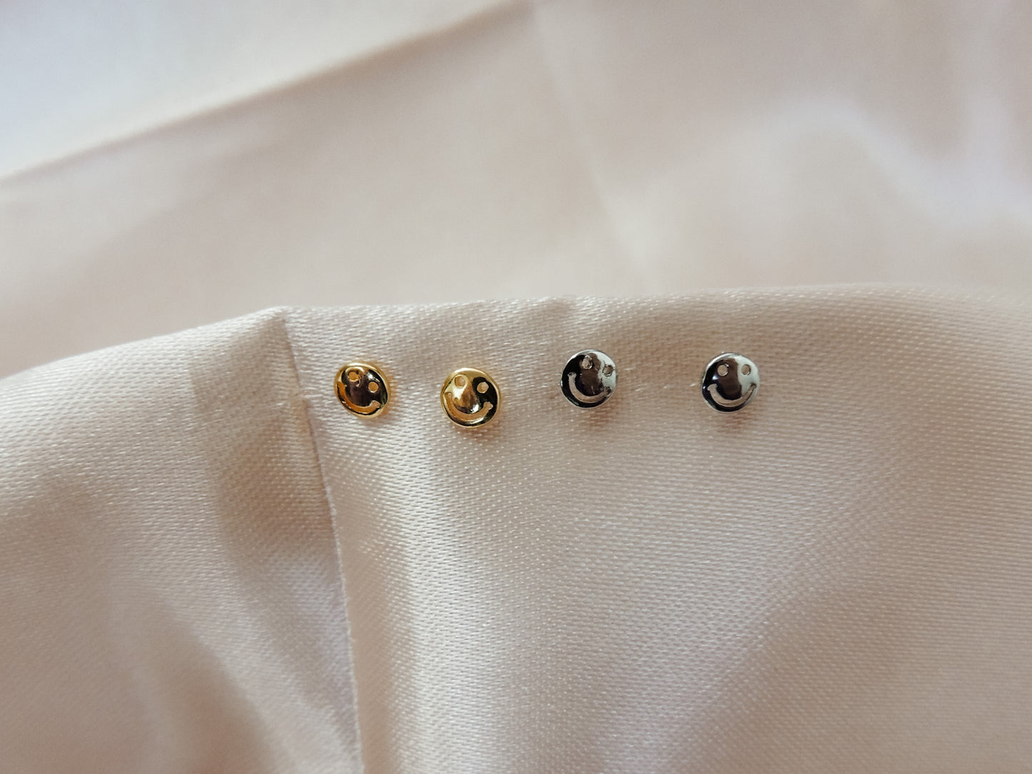 Smile Tiny Earring