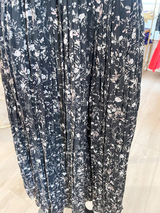 Pleated Floral Midi Dress (PLUS)
